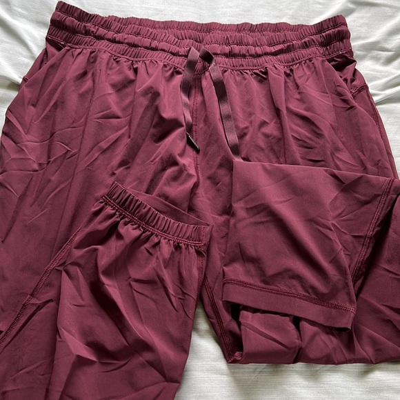 Lululemon light weight pant - Picture 2 of 5